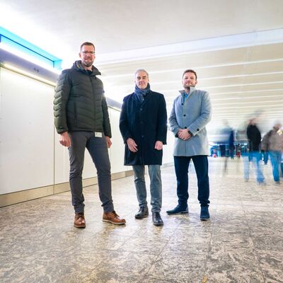Bild vergr&ouml;&szlig;ern: Neues Lichtkonzept im Hauptbahnhof B�r�um
