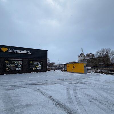 Bild vergr&ouml;&szlig;ern: Die neue Poststation in B�r�um mit dem Standort am Edeka-Markt