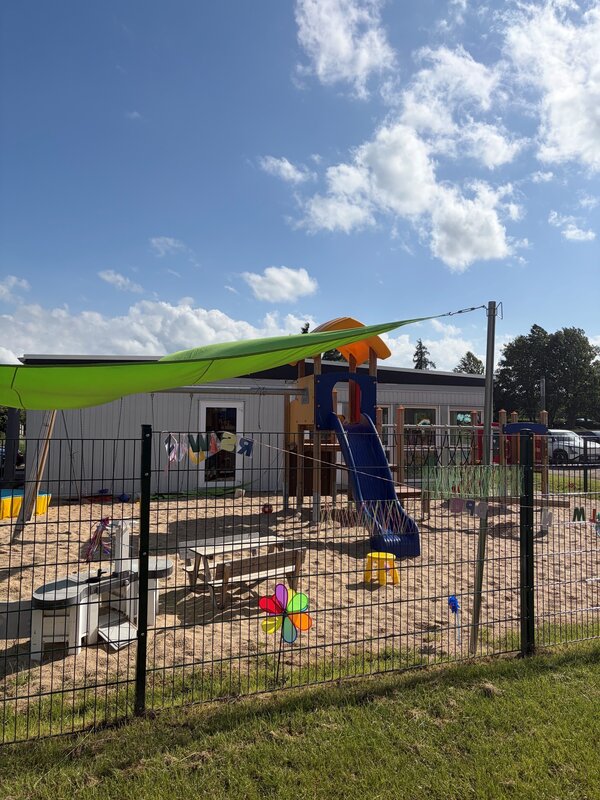Bild vergr&ouml;&szlig;ern: Kiga Oderw�ldchen - Au�enstelle der Kita Oderwald in Heiningen